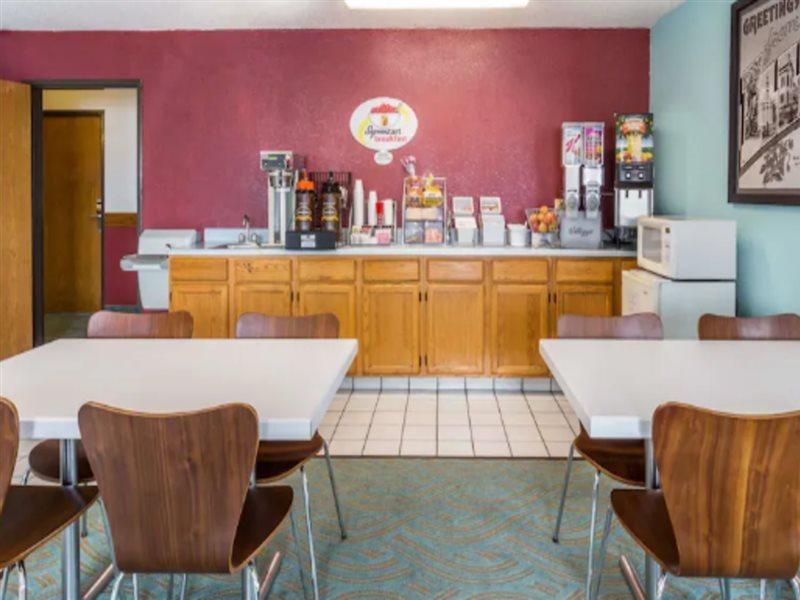 Super 8 By Wyndham Bourbonnais/Kankakee Area Eksteriør billede